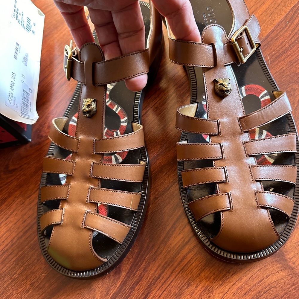 Gucci sandals. In xlnt cond.  rare !